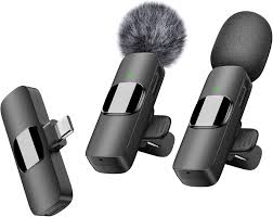 Black Plug & Play Microphone for Vlogging & Outdoor Use